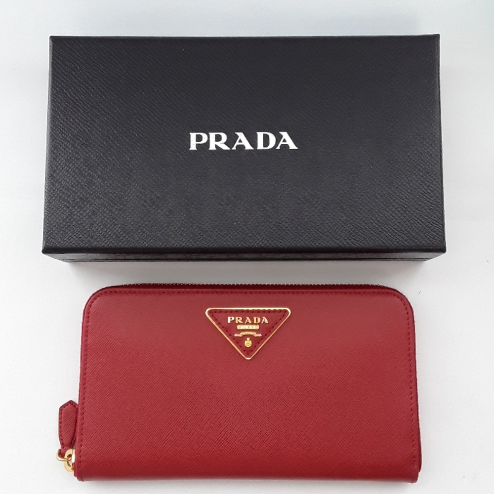 Prada Saffiano 1M0506 red textured Leather wallet